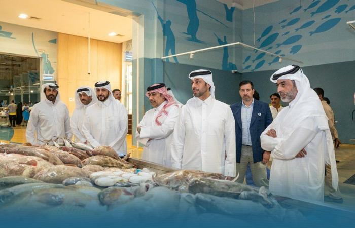 وزير البلدية يتفقد عددا من مؤسسات المنتجات الزراعية والسمكية والحيوانية