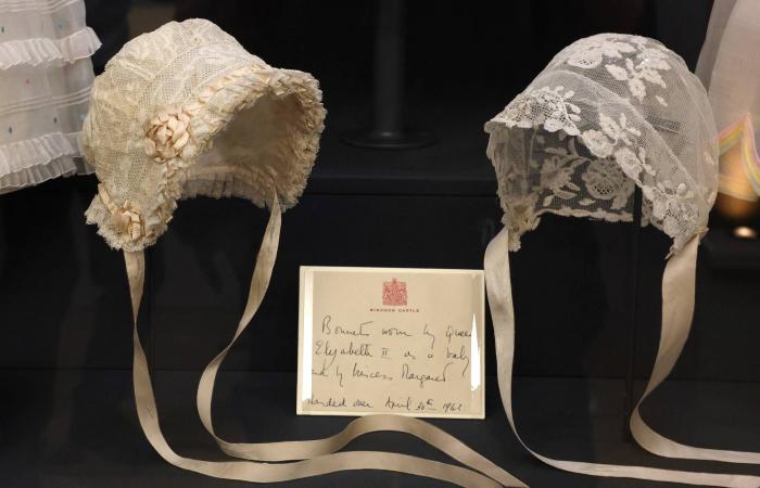 بالصور:
      بريطانيا
      تحتفي
      بالملكة
      إليزابيث
      الثانية
      أيقونةً
      للموضة
      بمعرض
      ضخم
      في
      الذكرى
      المئوية
      لميلادها