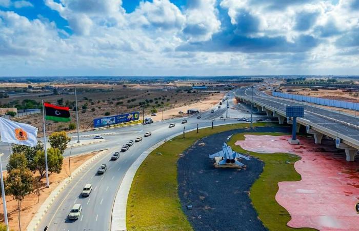 صدام
      حفتر:
      استضافة
      «فلينتلوك»
      تؤكد
      جاهزية
      شباب
      ليبيا
      للتلاحم