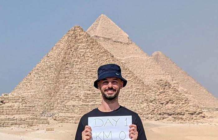 جمالٌ وشاحنات دواجن..رحلةِ مغامر مصري حولَ العالم دونَ طيران