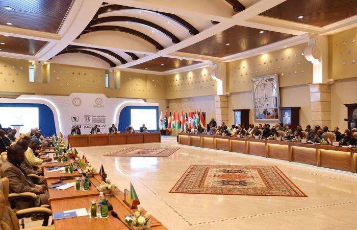 تجمُّع
      «الساحل
      والصحراء»
      يعود
      إلى
      طرابلس
      للمرة
      الأولى
      منذ
      رحيل
      القذافي