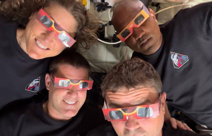 «أجمل
      عملة
      بريطانية»
      تُباع
      بـ110
      آلاف
      جنيه
      إسترليني