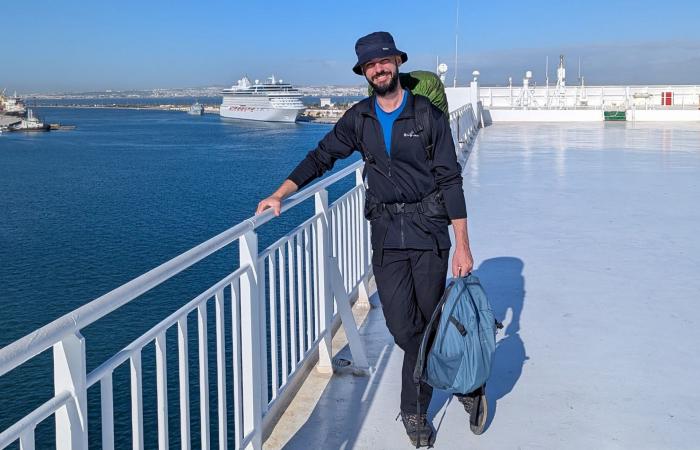 جمالٌ وشاحنات دواجن..رحلةِ مغامر مصري حولَ العالم دونَ طيران