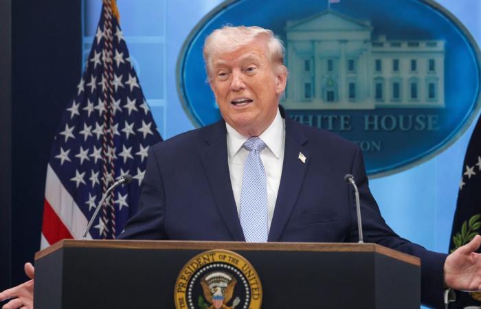 "نزود سفننا بأفضل الذخائر والأسلحة".. ترامب محذرا إيران: الهجوم الأمريكي سيتصاعد إذا لم يتم التوصل إلى اتفاق