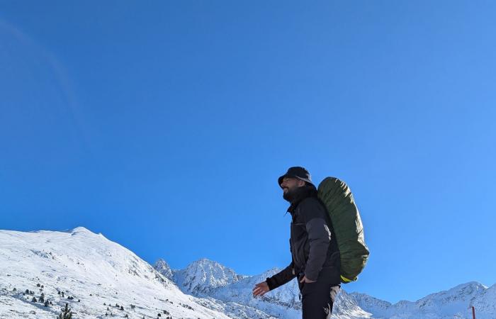 جمالٌ وشاحنات دواجن..رحلةِ مغامر مصري حولَ العالم دونَ طيران