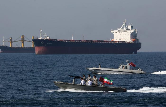 مصدر إيراني لـCNN: مطالب أمريكا "مُفرطة" ومضيق هرمز سيُفتح بشرط