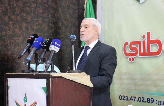 الجزائر:
      استنفار
      حزبي
      مبكر
      لخوض
      الاستحقاقات
      التشريعية