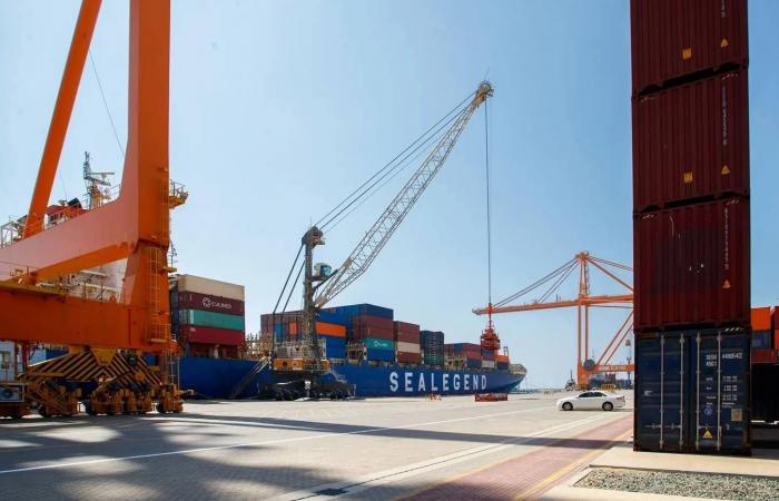 باكستان
      تتطلع
      لتعميق
      الروابط
      الاقتصادية
      مع
      السعودية
      خلال
      لقاء
      شريف
      والجدعان