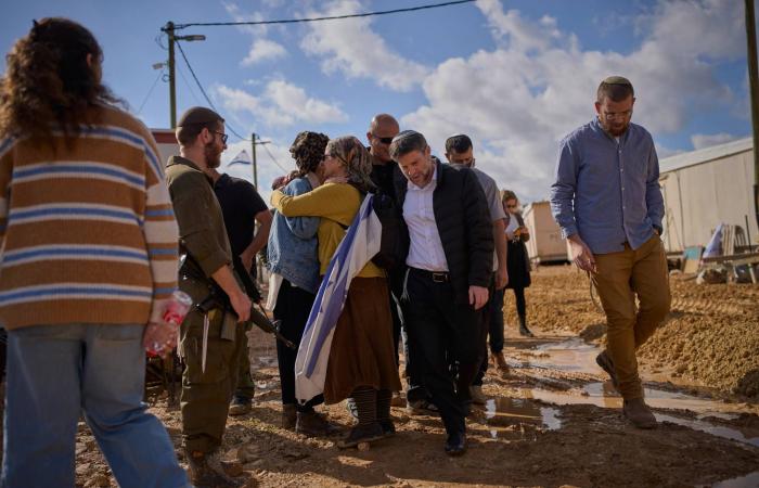 «الخارجية»
      الأميركية:
      ترمب
      ضد
      «ضم
      الضفة»