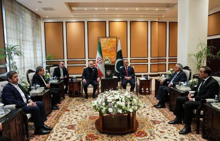 متحدث:
      طهران
      على
      اتصال
      بلبنان
      لضمان
      احترام
      التزامات
      وقف
      إطلاق
      النار