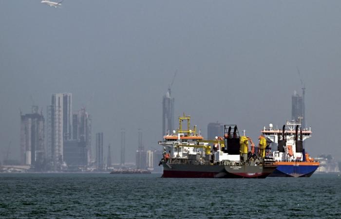 بعد تصريحات ترامب.. الجيش الأمريكي يكشف عن بدء تطور عسكري في مضيق هرمز