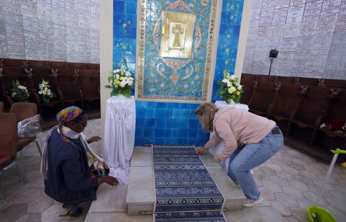 رئيس
      الجزائر:
      أدعو
      مع
      البابا
      ليو
      بالأمن
      والأمان
      لمنطقة
      الخليج
      ولبنان