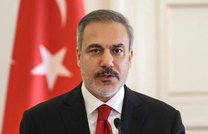 وزير الخارجية التركي يعرب عن قلق بلاده إزاء تداعيات فتح مضيق هرمز