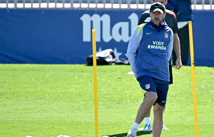 «دوري
      الأبطال»:
      أتلتيكو
      مدريد
      يتحصَّن
      بملعبه
      أمام
      طموحات
      «ريمونتادا»
      برشلونة