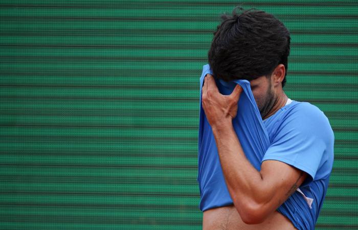 «تصنيف
      التنس»:
      سينر
      يستعيد
      الصدارة
      من
      ألكاراس...
      وسابالينكا
      تُغرد
      وحيدة