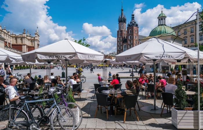 الحلم الأمريكي يتلاشي..أمريكيون ينتقلون للعيش في وسط وشرق أوروبا