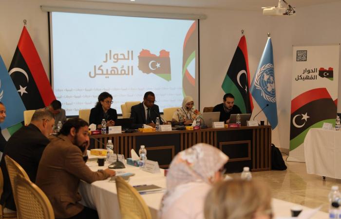 محكمة
      تونسية
      تخفف
      مدة
      سجن
      المحامية
      سنية
      الدهماني
      إلى
      18
      شهراً