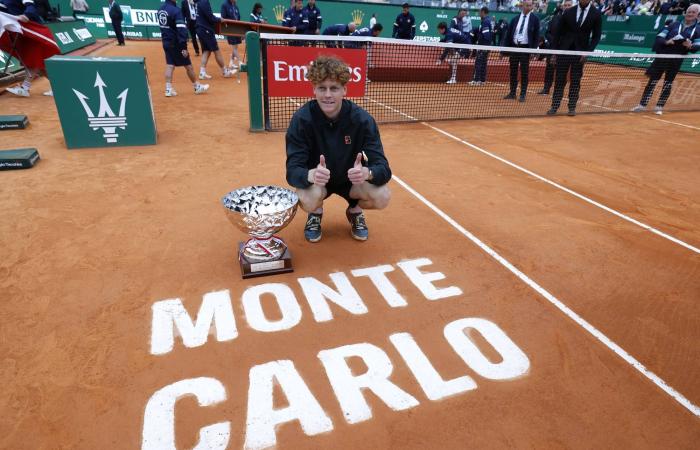 سينر
      بطل
      «مونت
      كارلو»
      يحذر
      منافسيه
      قبل
      موسم
      الملاعب
      الرملية