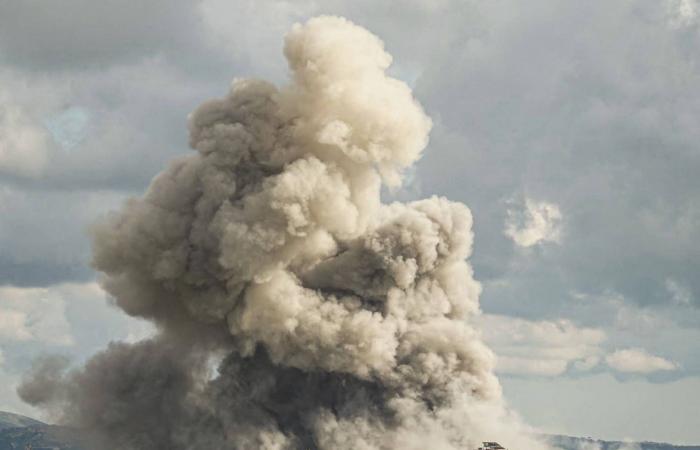 الجيش
      الإسرائيلي
      يعلن
      «تطويق»
      بلدة
      بنت
      جبيل
      في
      جنوب
      لبنان