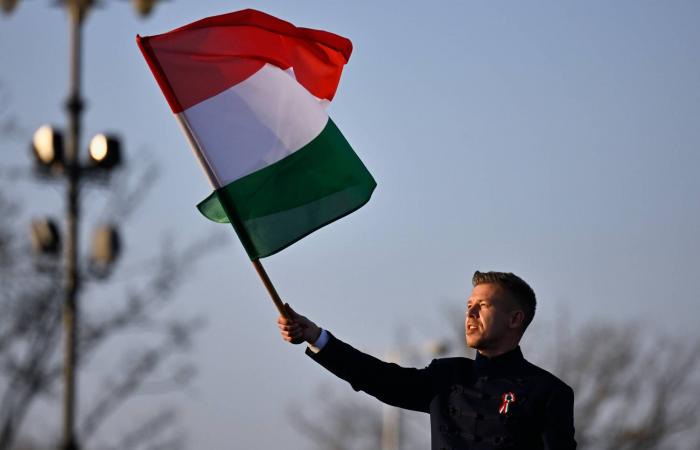 روسيا
      وأوكرانيا
      تستأنفان
      الهجمات
      بعد
      انقضاء
      هدنة
      عيد
      الفصح