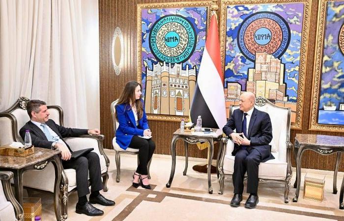 الرئيس الصيني
      يدعو
      إلى
      تعزيز
      العلاقات
      مع
      العالم
      العربي