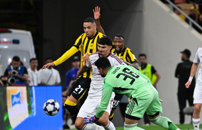 نخبة
      آسيا:
      النمر
      الاتحادي
      إلى
      ربع
      النهائي