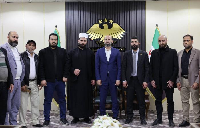 دروز
      جبل
      السماق
      يطالبون
      بمراكز
      تنسيب
      للجيش
      والأمن
      السوريَّيْن