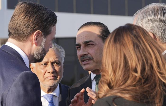 قائد الجيش الباكستاني في إيران وسط مساع لعقد جولة مفاوضات ثانية مع أمريكا