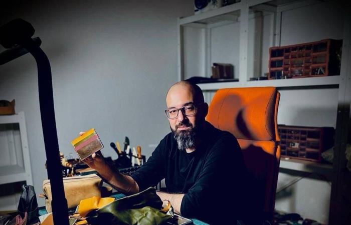 من
      «حرفة»
      إلى
      «قطاع»...
      السعودية
      تؤسس
      مظلة
      نظامية
      للصناعات
      اليدوية