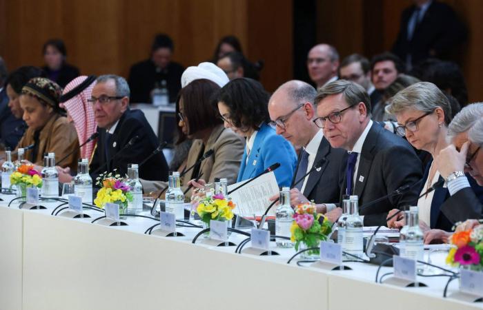 «مؤتمر
      برلين»...
      تعهدات
      بمساعدات
      للسودان
      وآمال
      في
      دعم
      جهود
      السلام