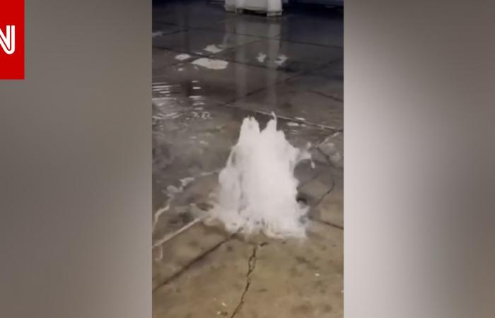 متابعة: شاهد.. عواصف قوية تغمر مطارًا ومنازل في شيكاغو