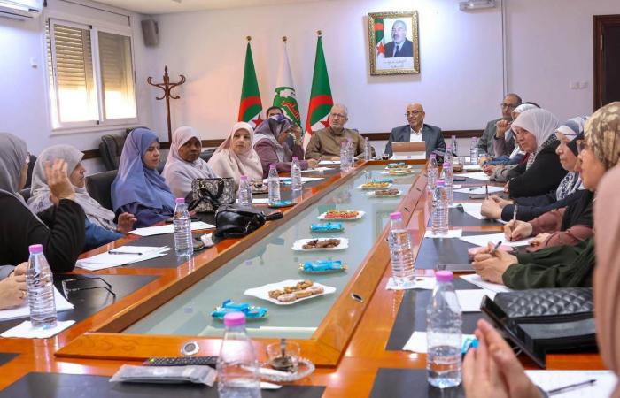 الجزائر:
      سباق
      انتخابي
      تحت
      ضغط
      شكوك
      «النزاهة»