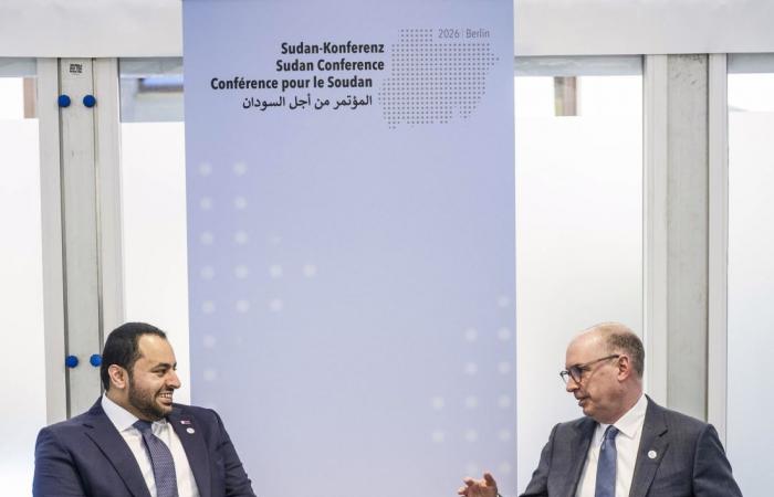 وزير الدولة بوزارة الخارجية يجتمع مع مسؤولين على هامش المؤتمر الدولي الثالث حول السودان