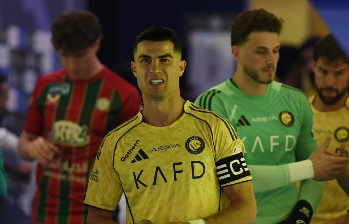 خيسوس:
      أنا
      من
      أفضل
      المدربين
      في
      العالم