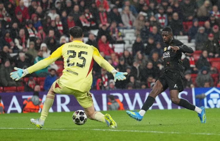 دورة
      شتوتغارت:
      أندرييفا
      تجرِّد
      أوستابنكو
      من
      اللقب