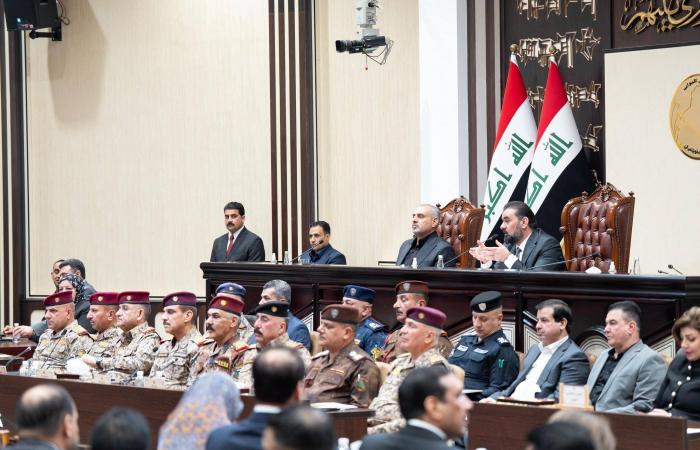 3
      أجنحة
      تتصارع
      على
      ترشيح
      رئيس
      الحكومة
      العراقية