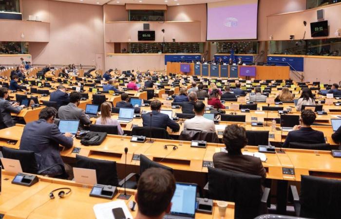 نقاشات
      سعودية
      ــ
      باكستانية
      في
      جدة