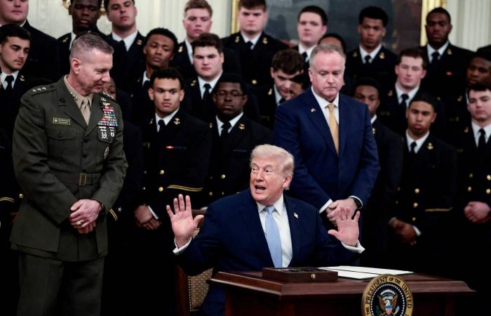 «ليّ
      ذراع»
      إيران
      يستدعي
      «شبح
      مرفأ
      عدن
      2000»