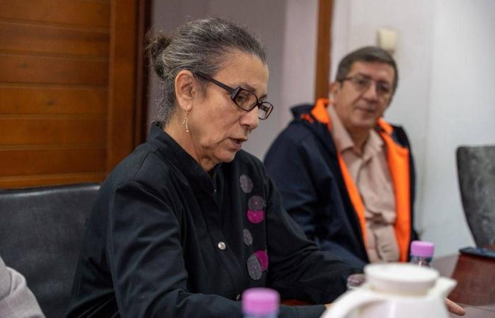 الجزائر:
      سباق
      انتخابي
      تحت
      ضغط
      شكوك
      «النزاهة»