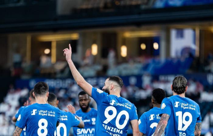 «المملكة
      القابضة»
      تستحوذ
      على
      «الهلال»
      بـ224
      مليون
      دولار