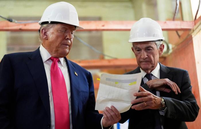 «المركزي
      الأوروبي»
      يفضل
      «التريث»
      حتى
      يونيو
      لحسم
      قرار
      رفع
      الفائدة