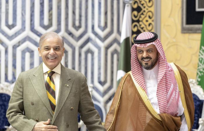 السعودية
      ترحب
      بإعلان
      وقف
      النار
      في
      لبنان