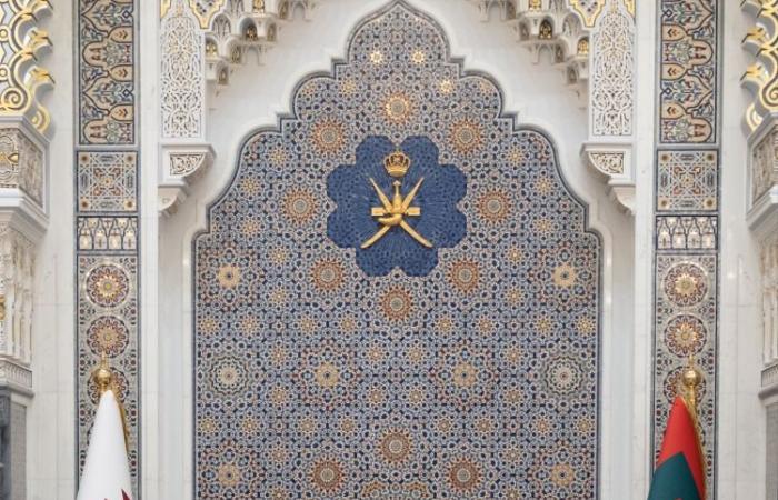 سمو الأمير: بحثت مع سلطان عمان تعزيز التعاون والتنسيق بين بلدينا في ضوء التحديات الإقليمية الراهنة