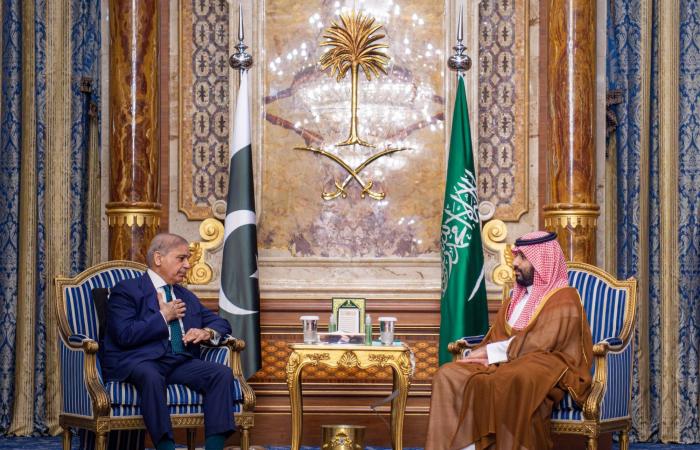 السعودية
      ترحب
      بإعلان
      وقف
      النار
      في
      لبنان