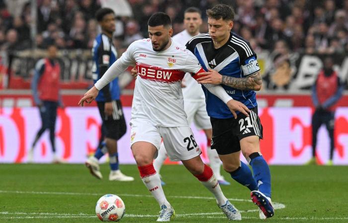 دورة
      شتوتغارت:
      موتشوفا
      تحبط
      مخطط
      ميرتنز
      وتبلغ
      دور
      الثمانية