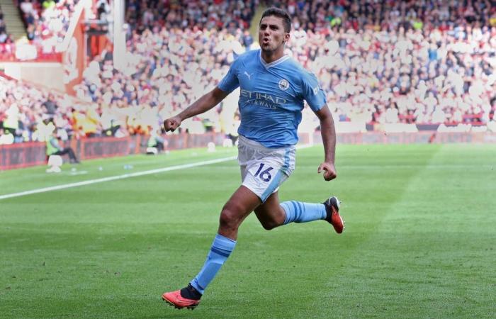 لماذا
      تجاهل
      مانشستر
      سيتي
      تصريحات
      رودري
      وعاقب
      تشيلسي
      فرنانديز؟