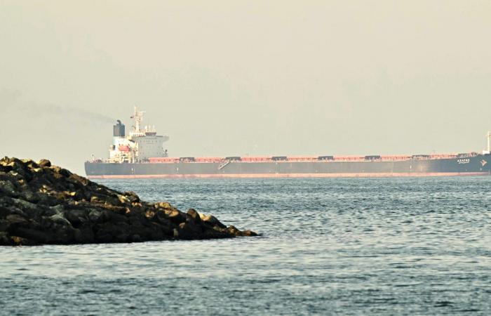 مسؤول إيراني لـCNN: سنعطي أولوية عبور مضيق هرمز للسفن التي تدفع الرسوم