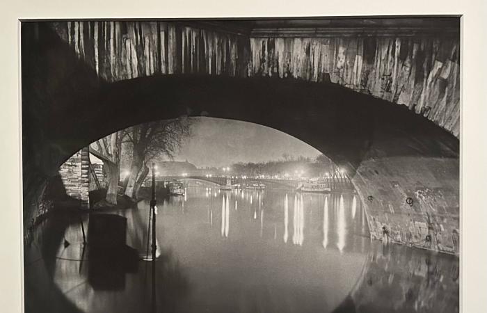 براساي
      مصور
      ليل
      باريس
      وعلاماتها
      السرية