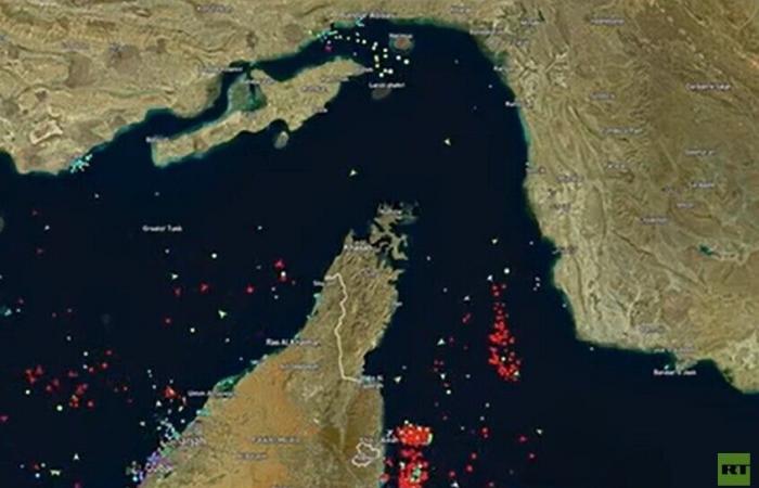 بعد إعلان إيران إعادة فتحه.. أولى السفن تعبر مضيق هرمز