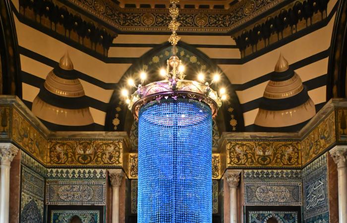 7,500 عين تحرس الذاكرة.. عمل فني عربي داخل منزل لايتون بلندن